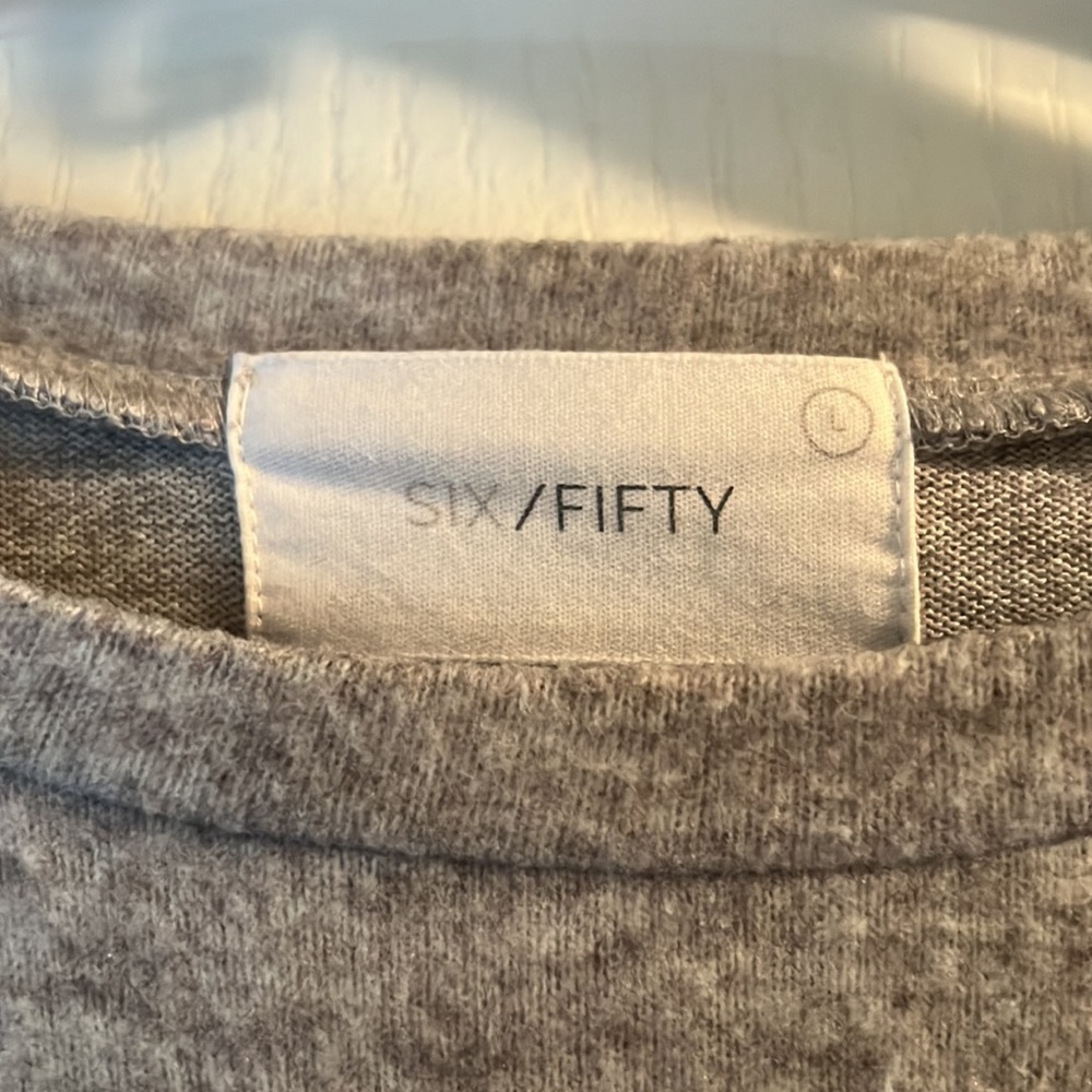SIX/FIFTY top - Picture 2 of 5